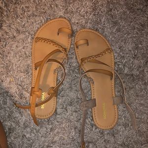 Women sandals